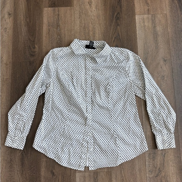 Lane Bryant Button Down Ladies Top.  Women’s size 14.  White and black! - Picture 1 of 7